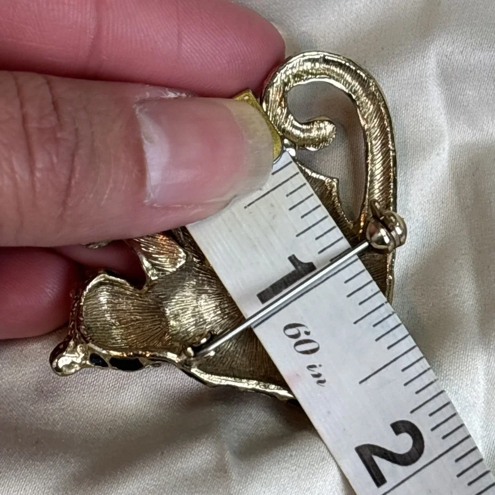 Vtg Park Lane Gold Tone & Enamel Cheetah Jaguar Leopard Pin Pendant ~ Book Piece